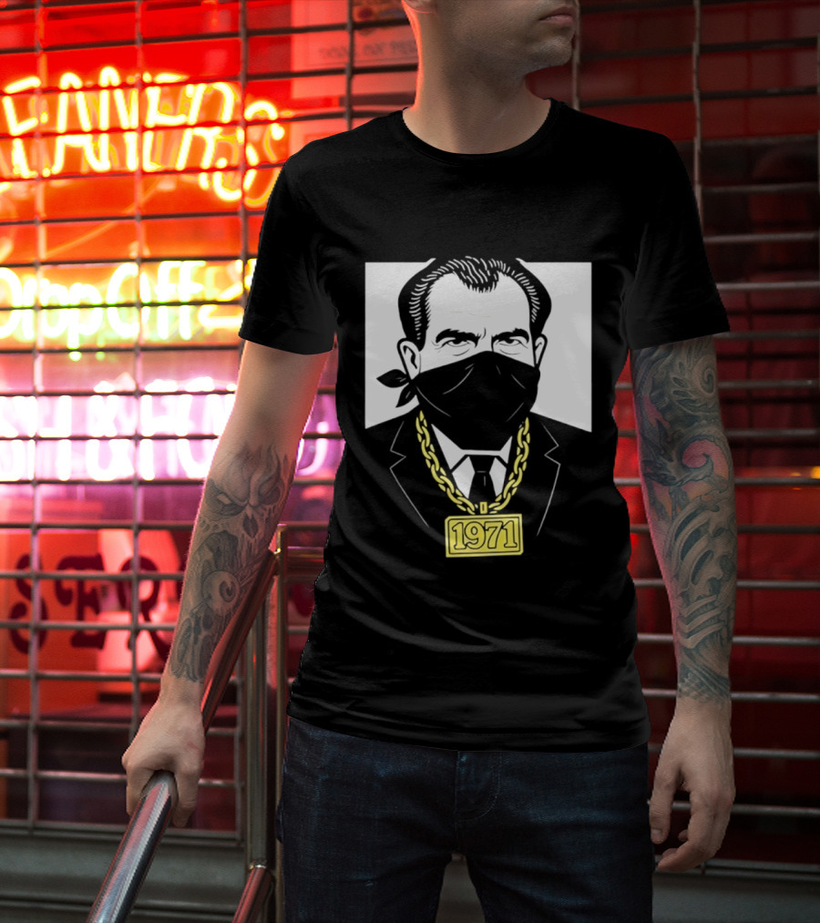 Richard Nixon 1971 Bandana Gold Chain T-Shirt