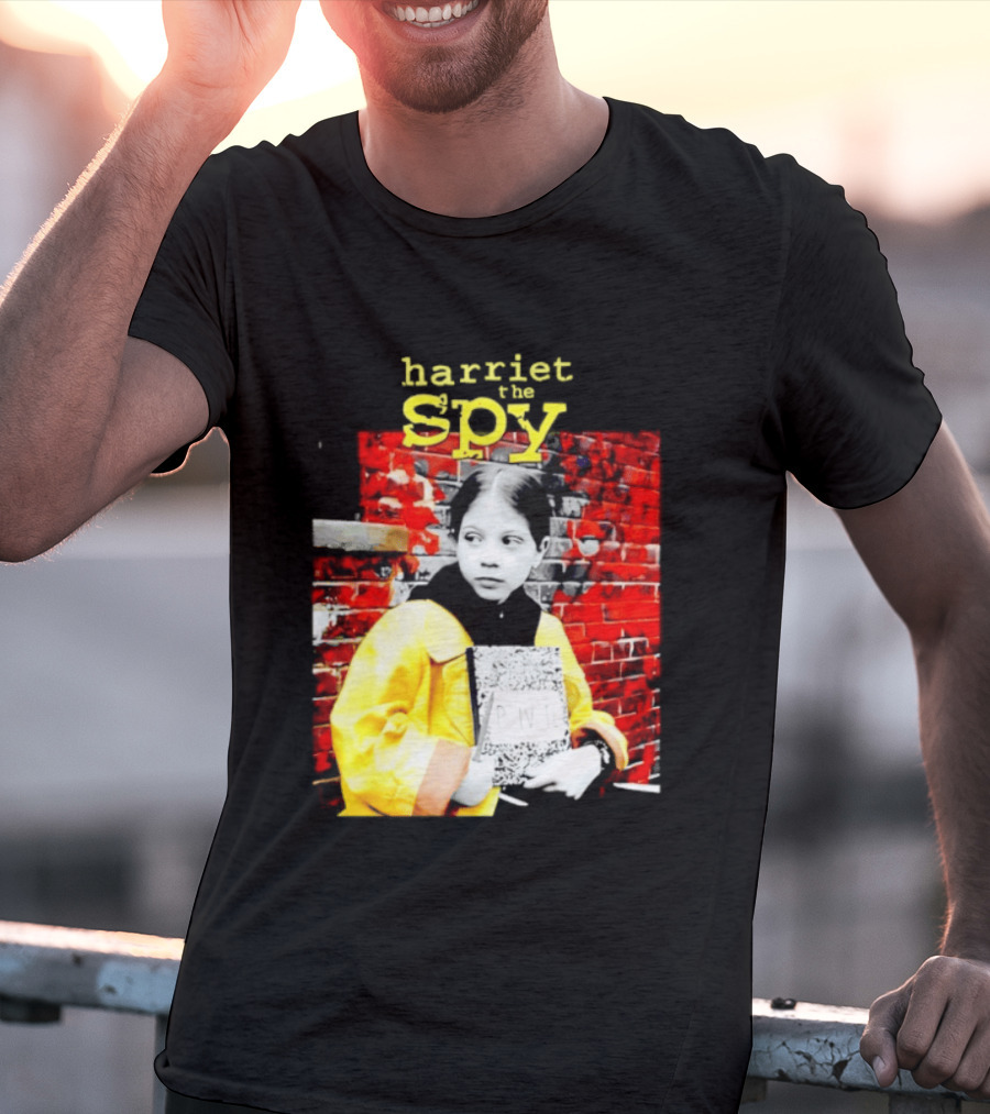 Harriet The Spy Michelle Trachtenberg Classic Yellow Raincoat Notepad T-Shirt