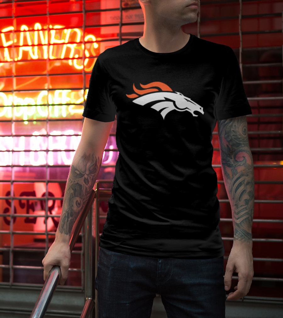 Denver Broncos Damn Right I Am A Broncos Now And Forever Signatures Two Sided T-Shirt