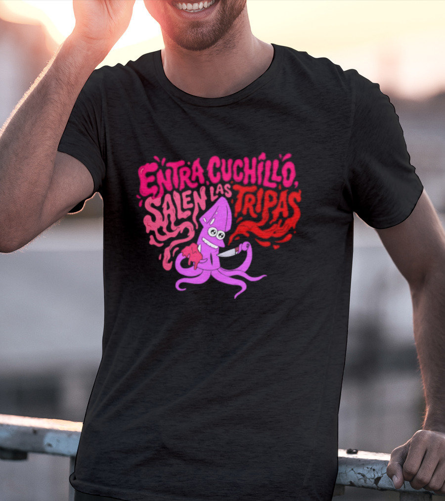 Entra Cuchillo Salen Las Tripas Squid Cartoon Knife Fun T-Shirt