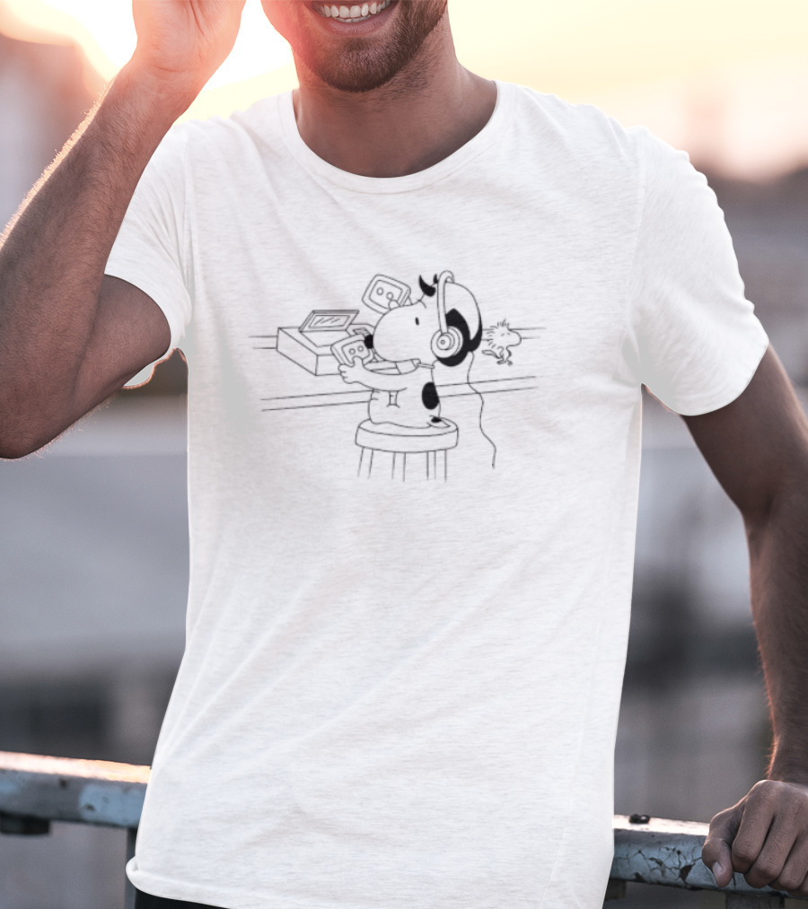 Snoopy And Woodstock Headphones Music Listening Scene T-Shirt