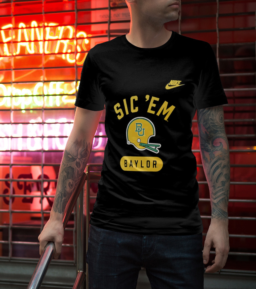 Nike Sic 'Em Baylor Football Helmet BU T-Shirt