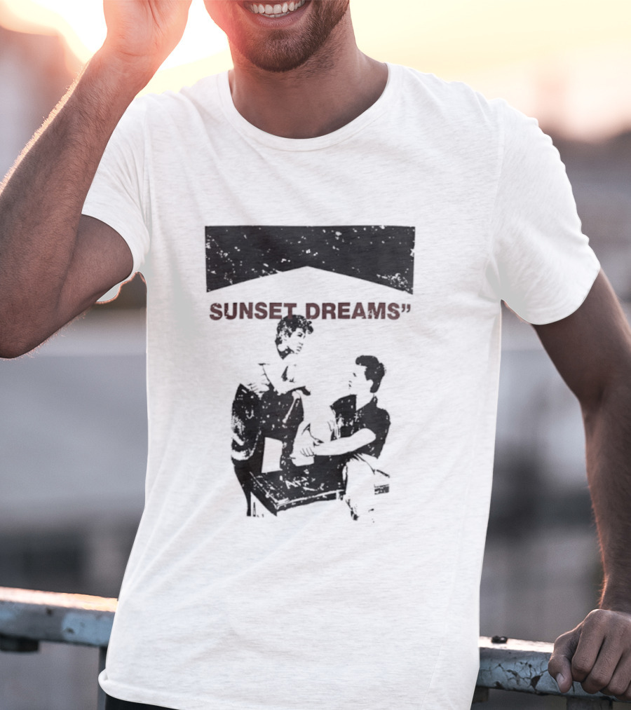SUNSET DREAMS Streetwear T-Shirt