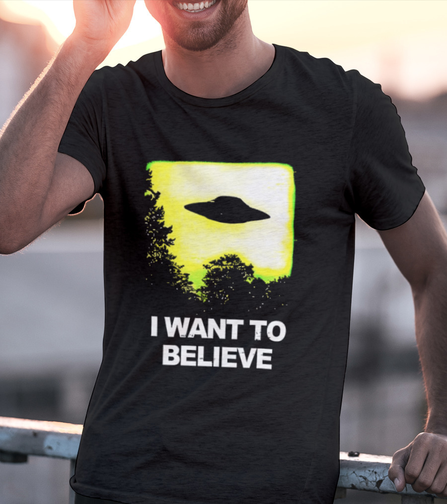Alien I Want To Believe UFO Silhouette Paranormal Activity The Truth Is Out There T-Shirt