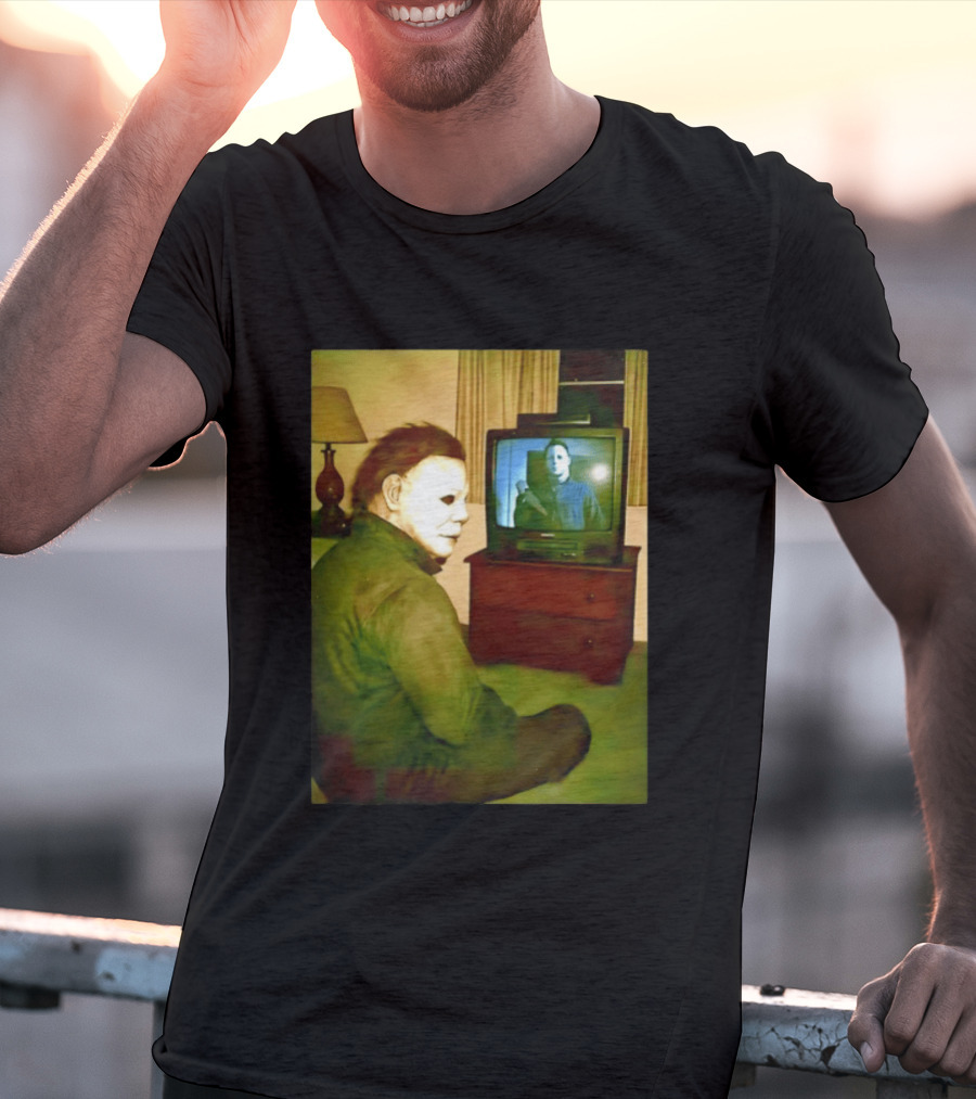 Michael Myers Ing Himself On TV Halloween Scene T-Shirt