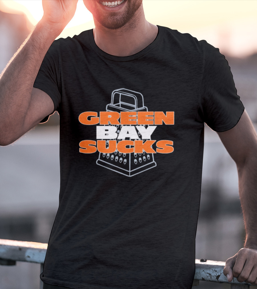 Chicago Bears Green Bay Sucks Cheese Grater T-Shirt