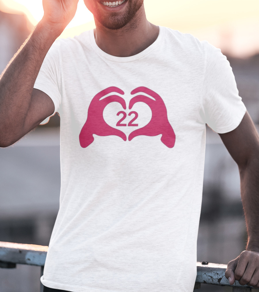 Feelin 22 Pink Heart Hands Gesture T-Shirt