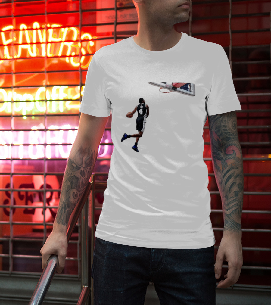 DeAaron Fox Dunk Action Sacramento Kings Basketball NBA T-Shirt