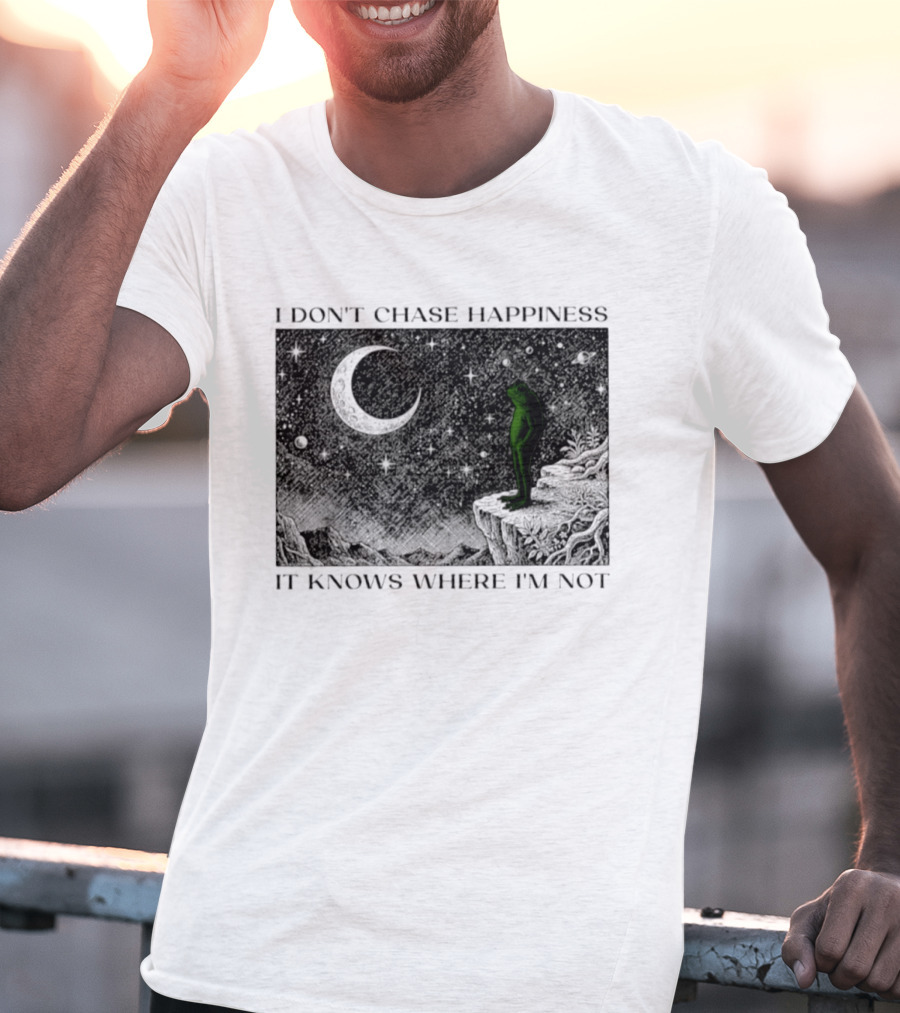 I Don't Chase Happiness It Knows Where I'm Not Frog Moonlit Starry Night T-Shirt