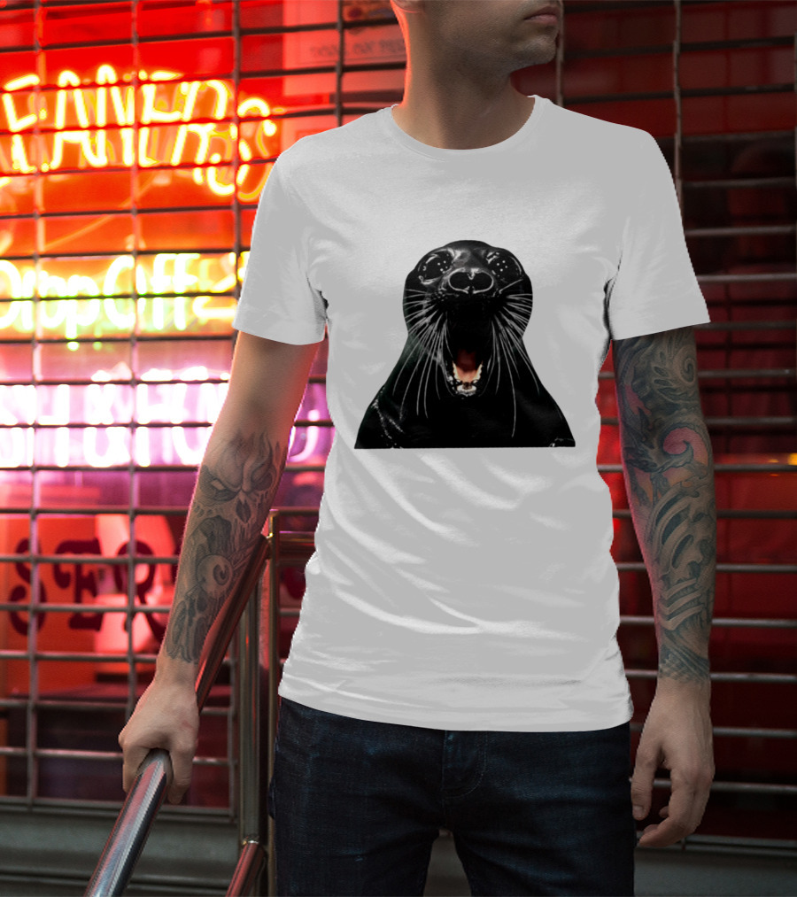 Screaming Black Seal Meme Hilarious Animal Expression T-Shirt