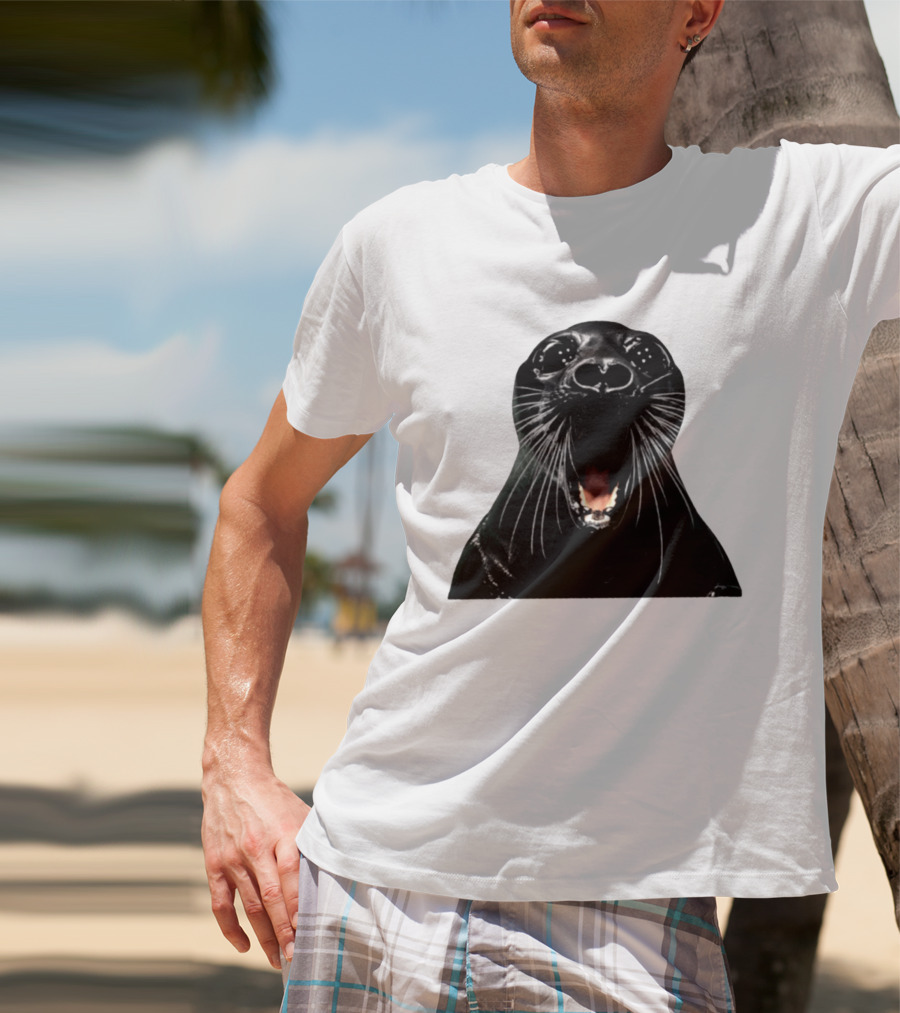 Screaming Black Seal Meme Hilarious Animal Expression T-Shirt