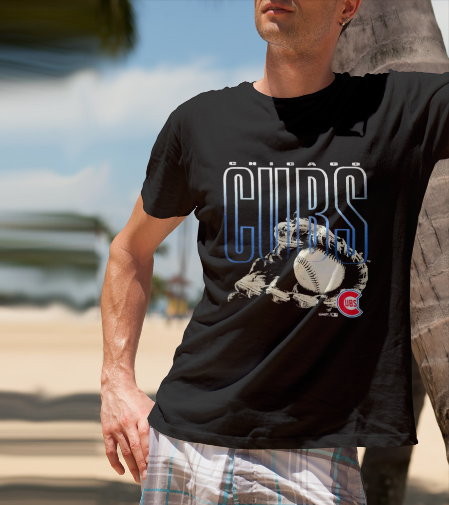 Chicago Cubs Fly Ball Baseball Team Logo Sports Fan T-Shirt