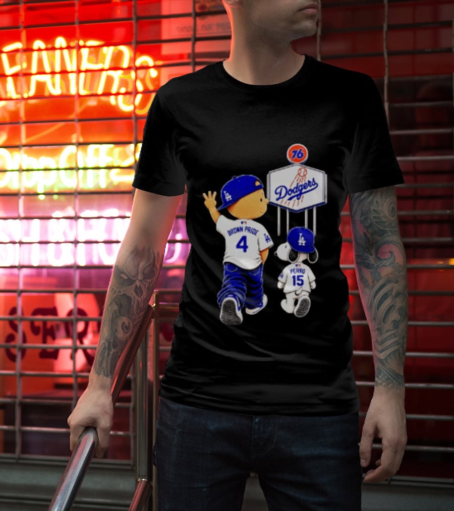 Charlie Brown Snoopy Los Angeles Dodgers Brown Pride Perro Baseball 76 T-Shirt