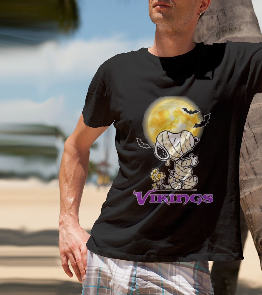 Minnesota Vikings Snoopy Halloween Moon 2026 Holiday T-Shirt