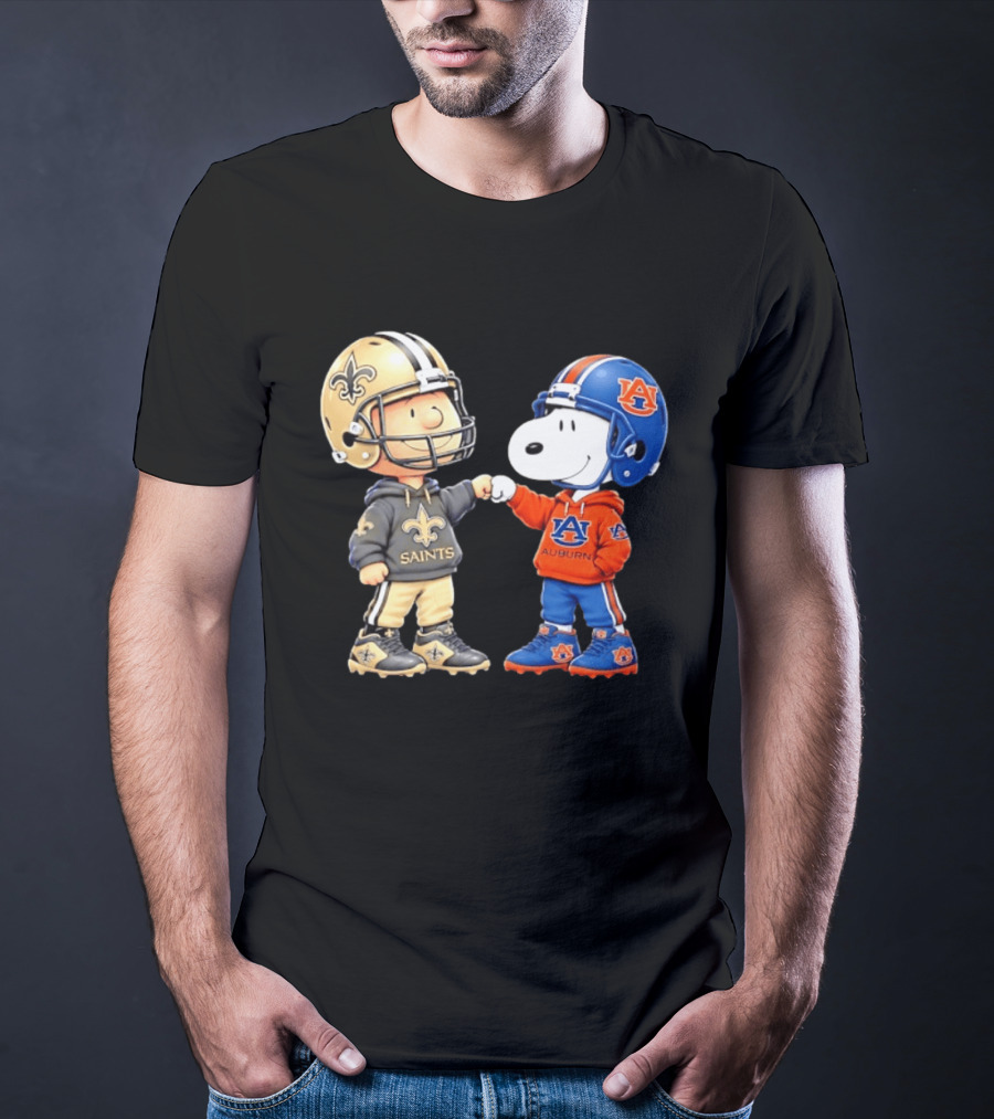 Charlie Brown Saints And Snoopy Auburn Tigers Fist Bump Football T-Shirt