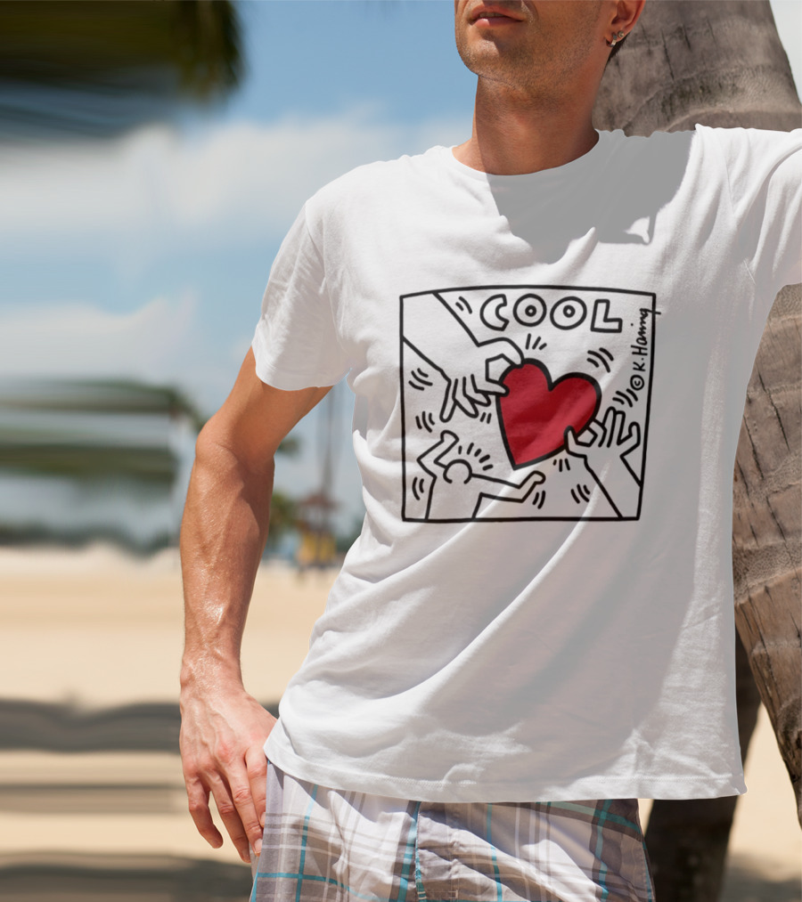 Keith Haring Cool Red Heart Two People Holding Hands Art 90s T-Shirt
