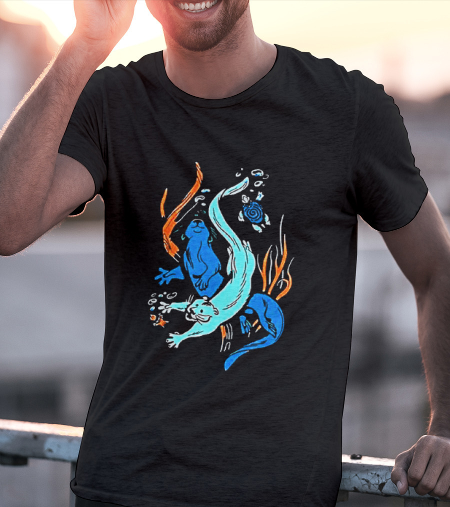 Swimming Otters Sea Life Ocean Nature Wildlife Playful Underwater Scene T-Shirt