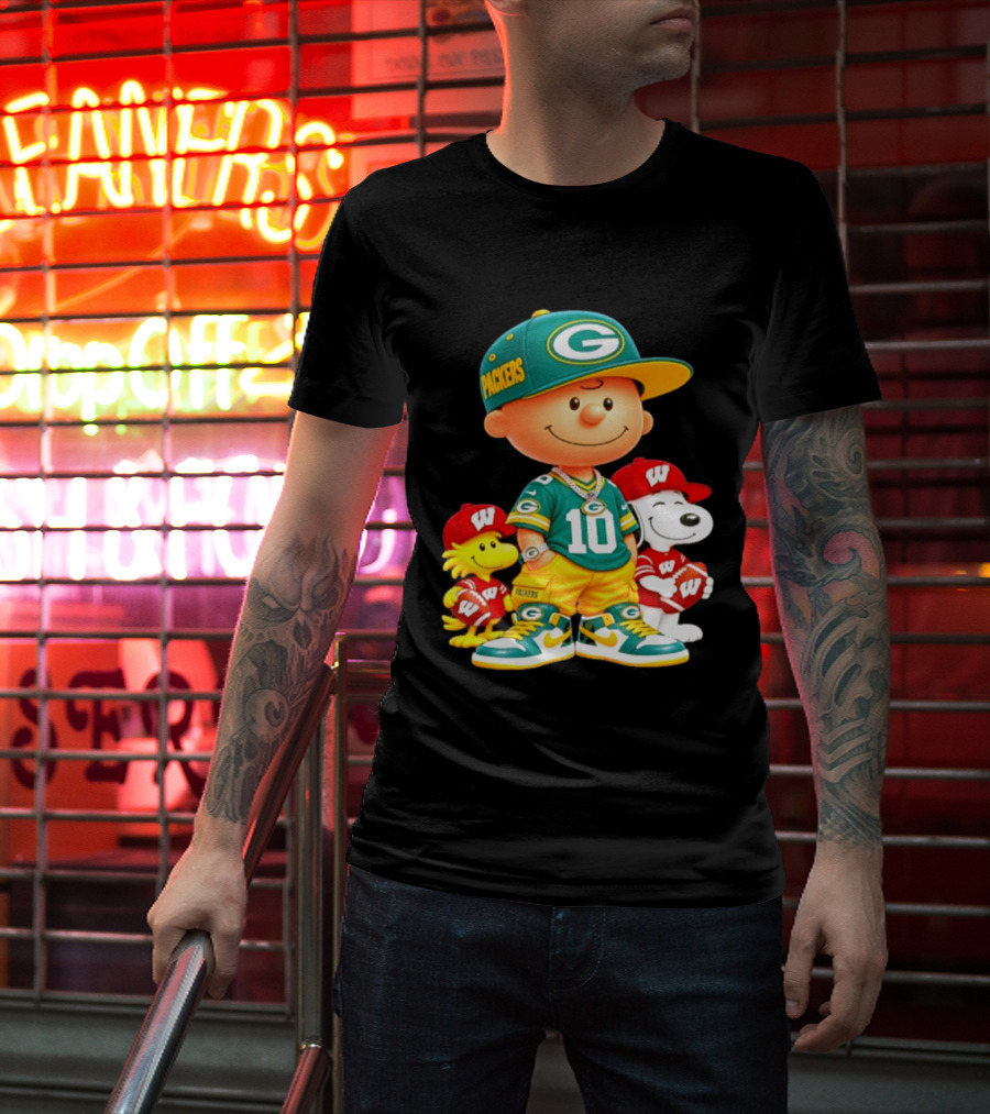 Charlie Brown Snoopy Woodstock Green Bay Packers Wisconsin Badgers Sports Fan Gear T-Shirt