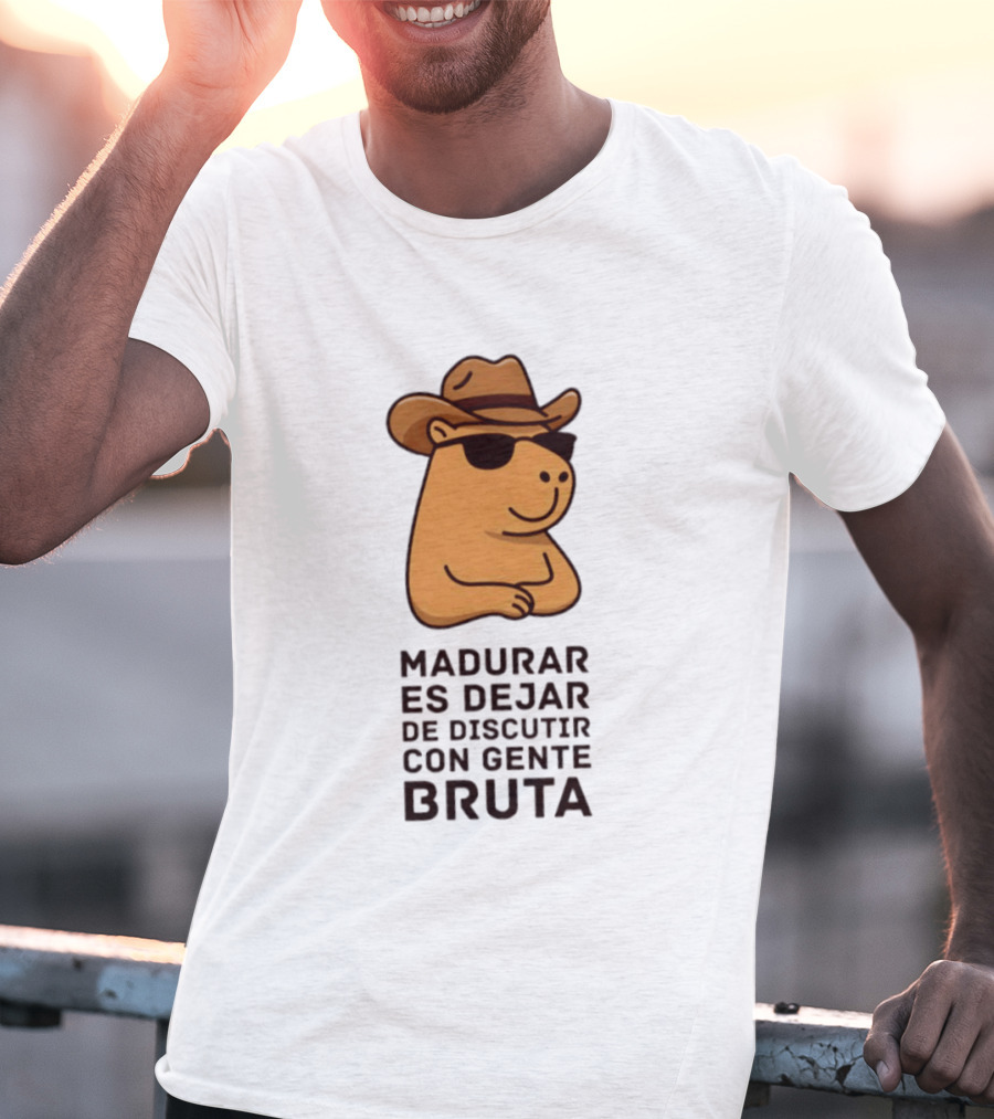 Capybara Madurar Es Dejar De Discutir Con Gente Bruta Cowgirl Hat Sunglasses T-Shirt