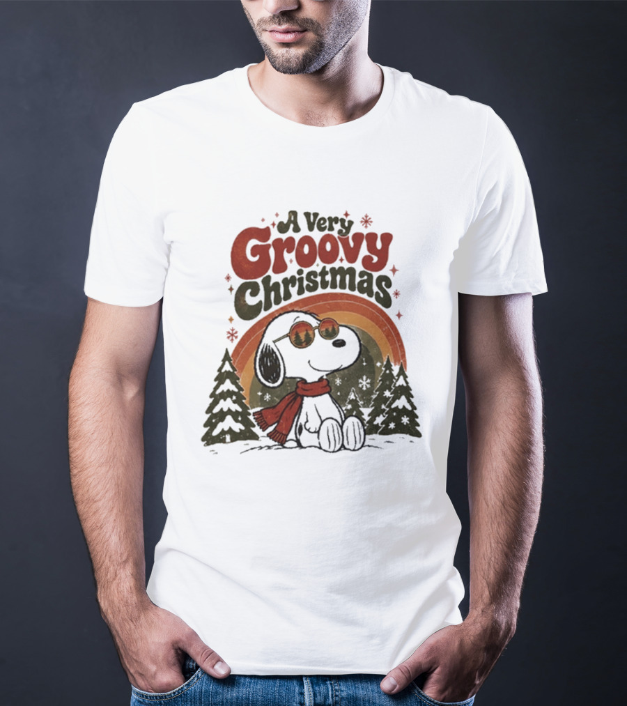 Snoopy A Very Groovy Christmas Retro Holiday Peanuts T-Shirt