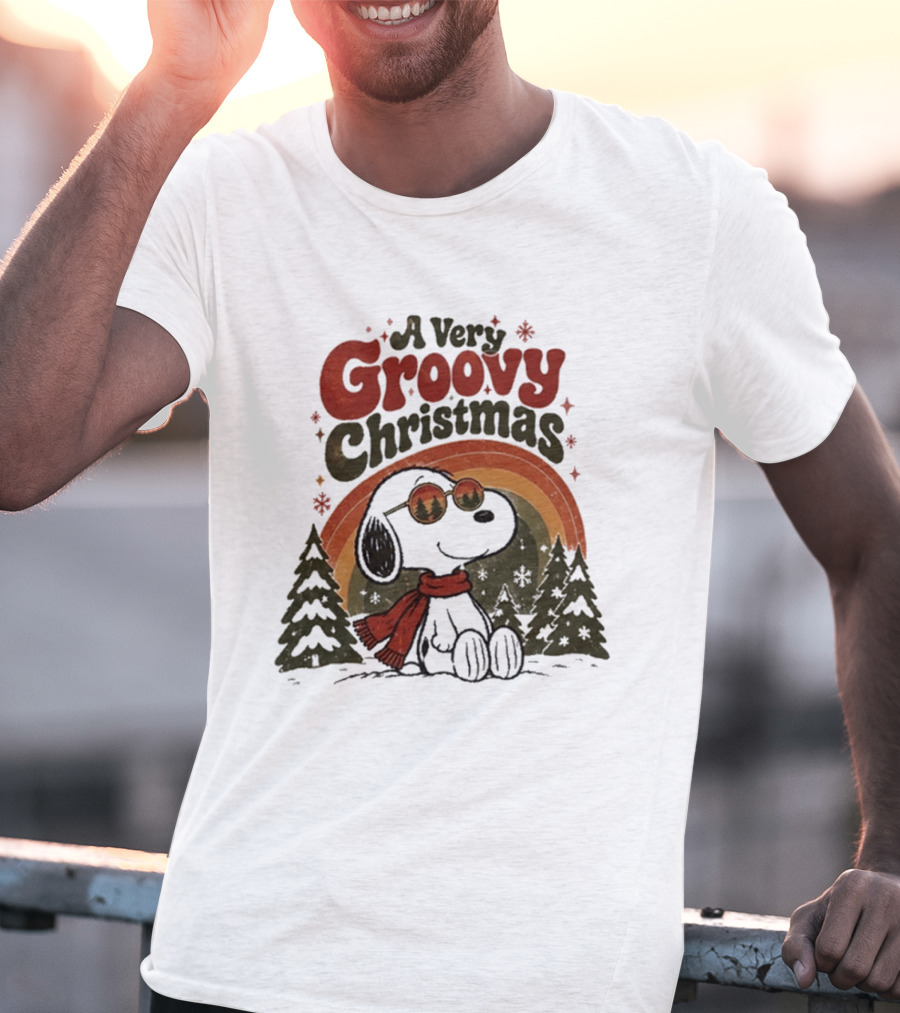 Snoopy A Very Groovy Christmas Retro Holiday Peanuts T-Shirt
