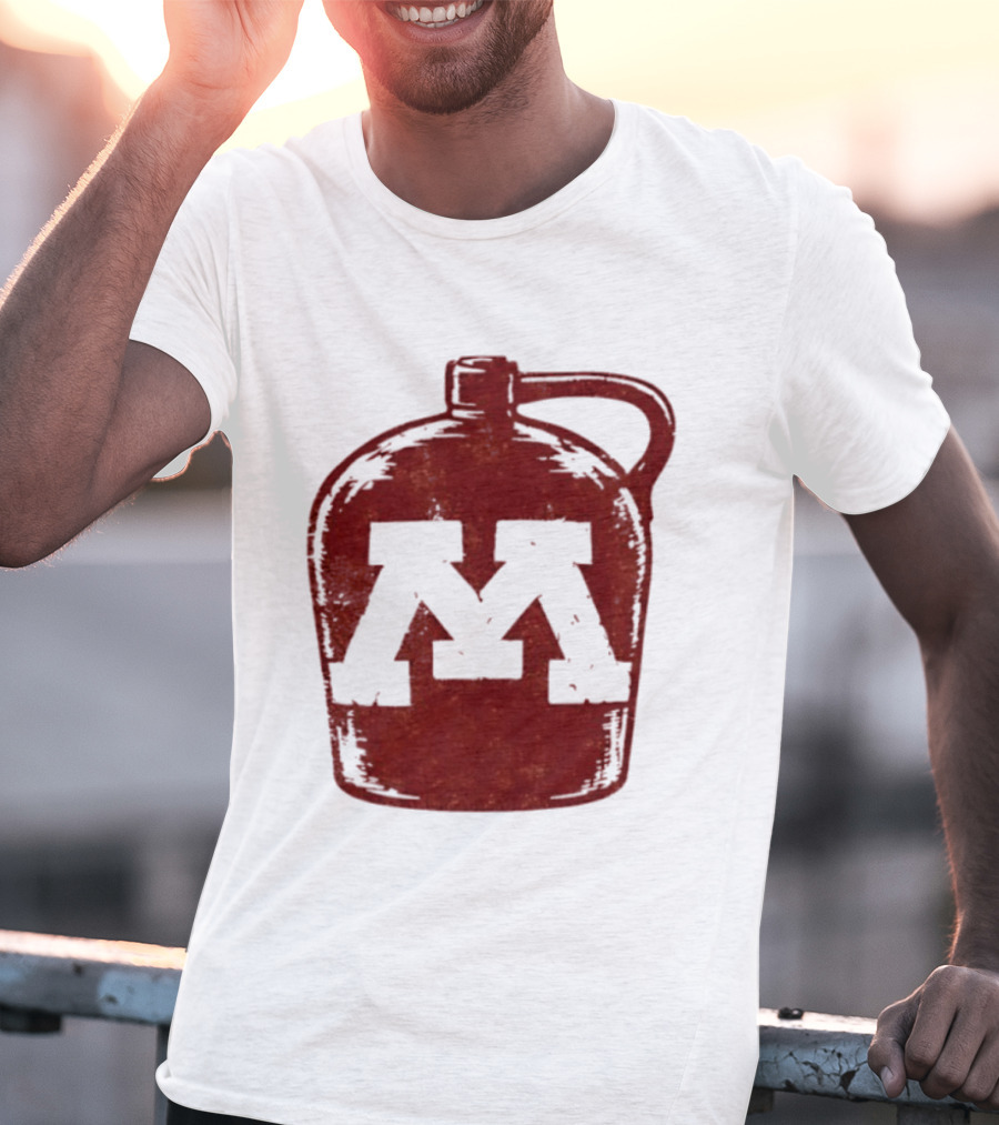 Minnesota Golden Gophers Football Jug M T-Shirt