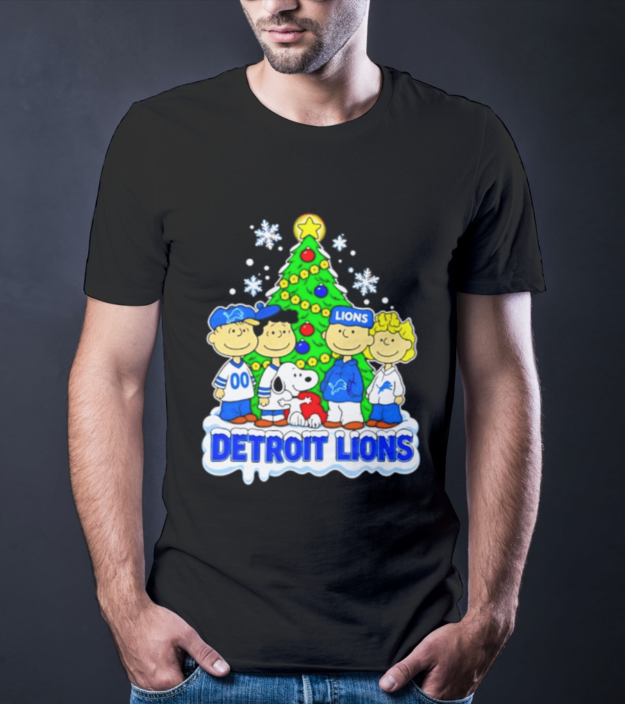 Peanuts Christmas Tree Detroit Lions Team Snoopy Woodstock T-Shirt