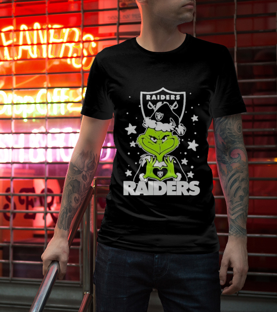 Las Vegas Raiders Grinch Love Hands Christmas Football 2026 T-Shirt