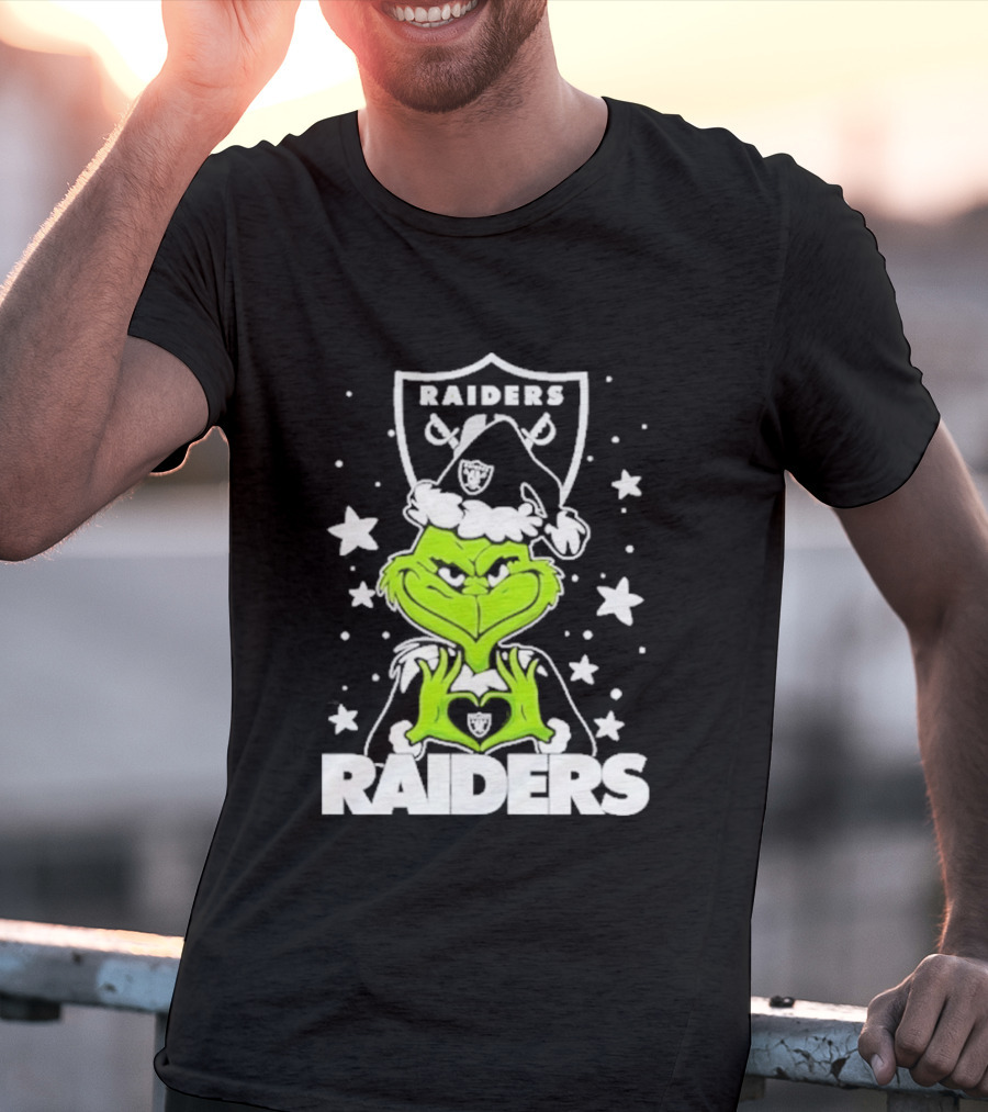 Las Vegas Raiders Grinch Love Hands Christmas Football 2026 T-Shirt