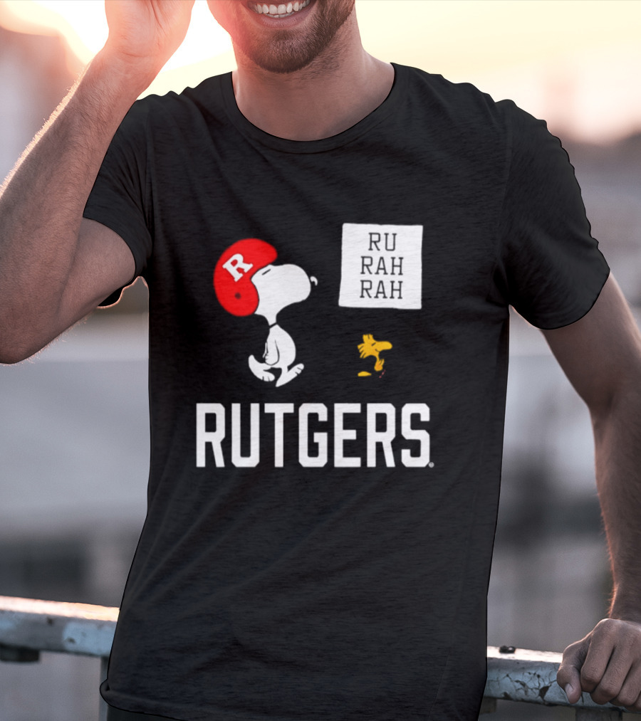 Snoopy Woodstock Rutgers Scarlet Knights Football Helmet R T-Shirt