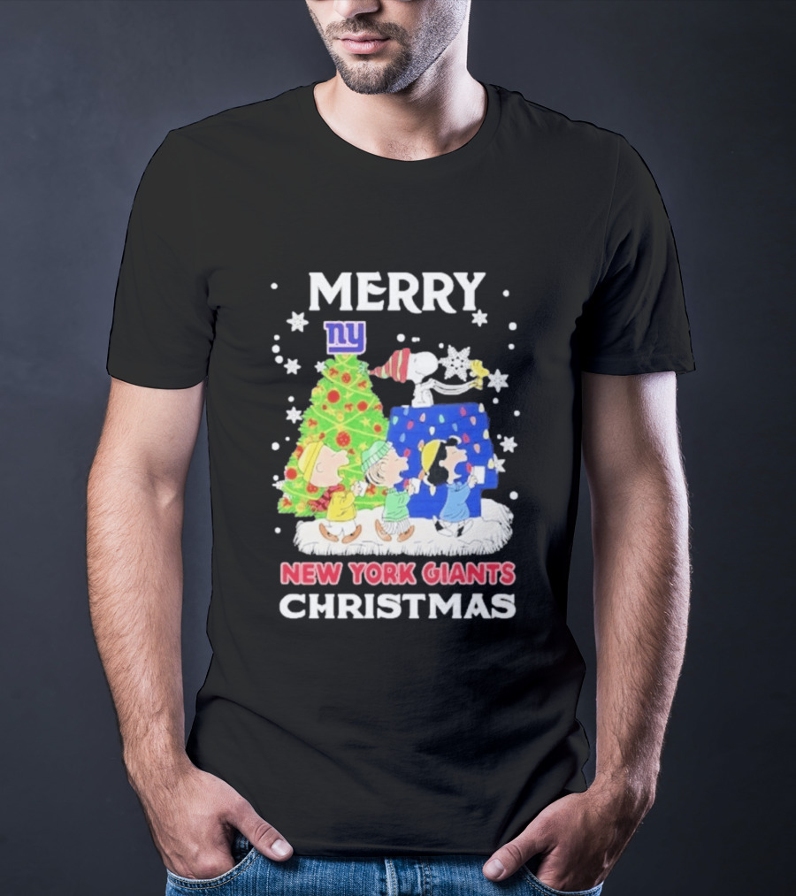New York Giants Peanuts Merry Christmas 2026 Snoopy Woodstock Charlie Brown T-Shirt