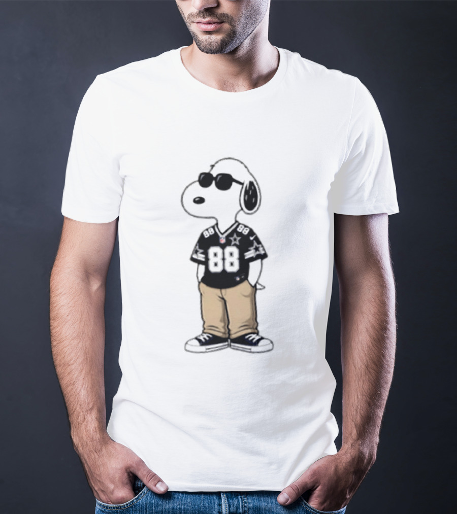 Snoopy Dallas Cowboys 88 Jersey Sunglasses 2026 Football Collaboration T-Shirt