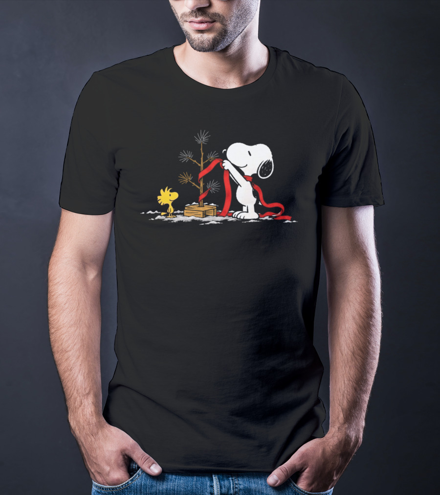 Snoopy Charlie Brown Little Christmas Tree For Peanuts And Christmas Lovers T-Shirt
