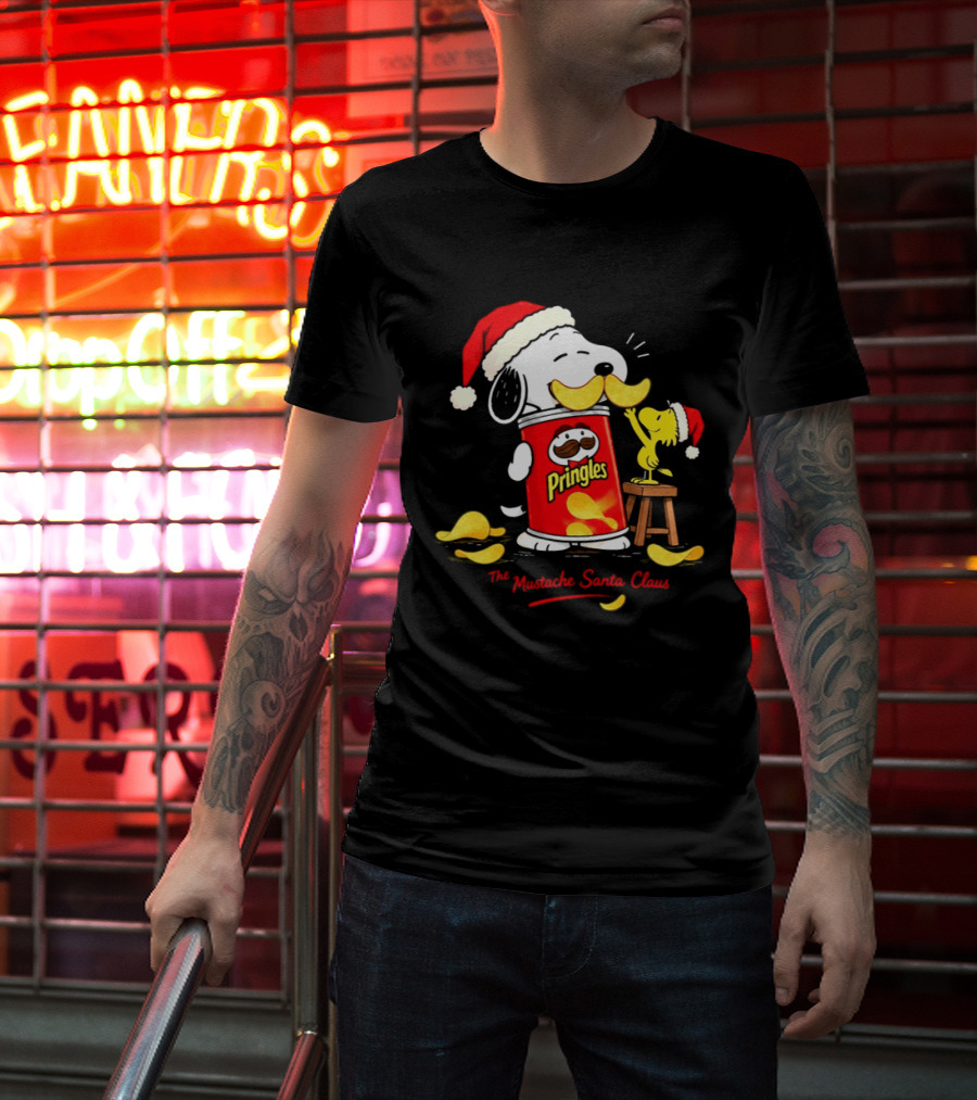 Pringles Snoopy Mustache Santa Christmas Chip Lovers Snack Fun T-Shirt
