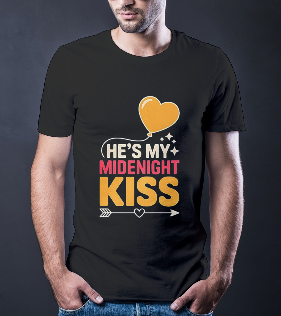 Happy New Year Midnight Kiss Heart Balloon And Arrow T-Shirt