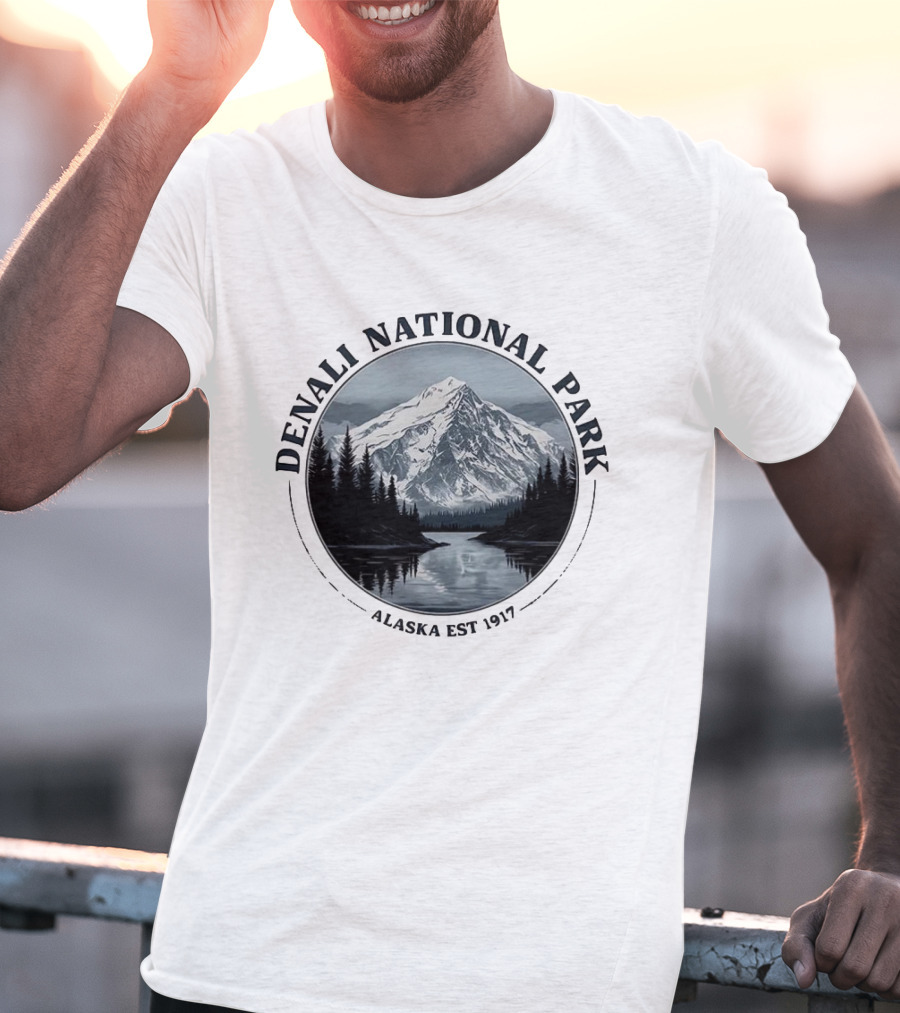 Denali National Park Alaska Est 1917 Majestic Mountain Landscape T-Shirt