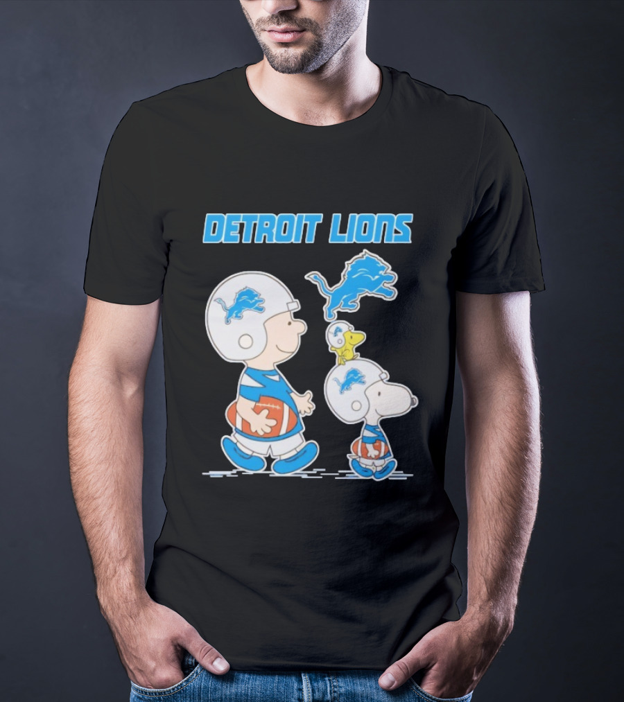 Detroit Lions Snoopy Charlie Brown NFL Football Peanuts Collaboration T-Shirt