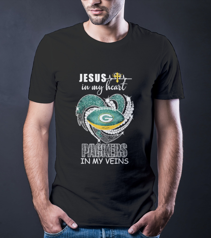 Jesus In My Heart Green Bay Packers In My Veins Diamond Heart Shape T-Shirt