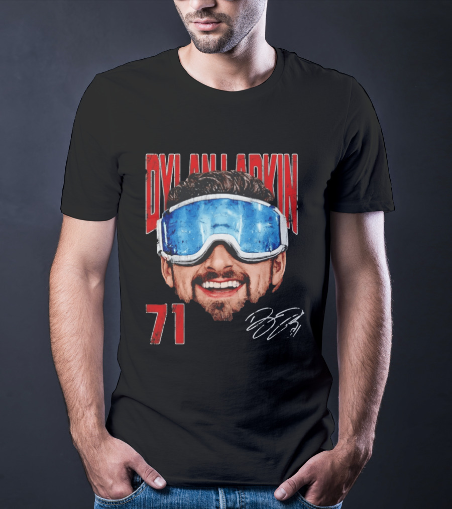 Dylan Larkin 71 Detroit Red Wings Goggles Big Head T-Shirt