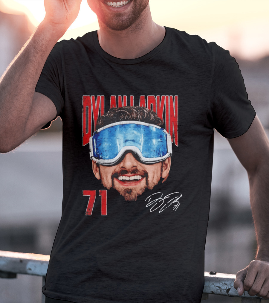 Dylan Larkin 71 Detroit Red Wings Goggles Big Head T-Shirt