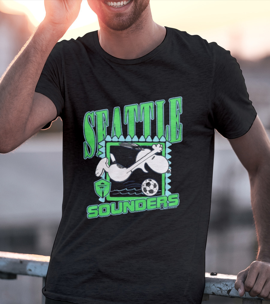 Peanuts Snoopy Seattle Sounders Soccer Collaboration T-Shirt