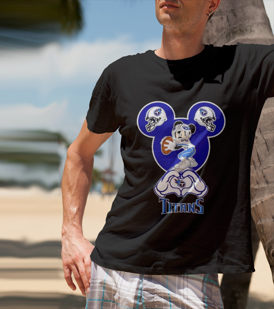 Tennessee Titans Mickey Mouse Football Heart Hands T-Shirt
