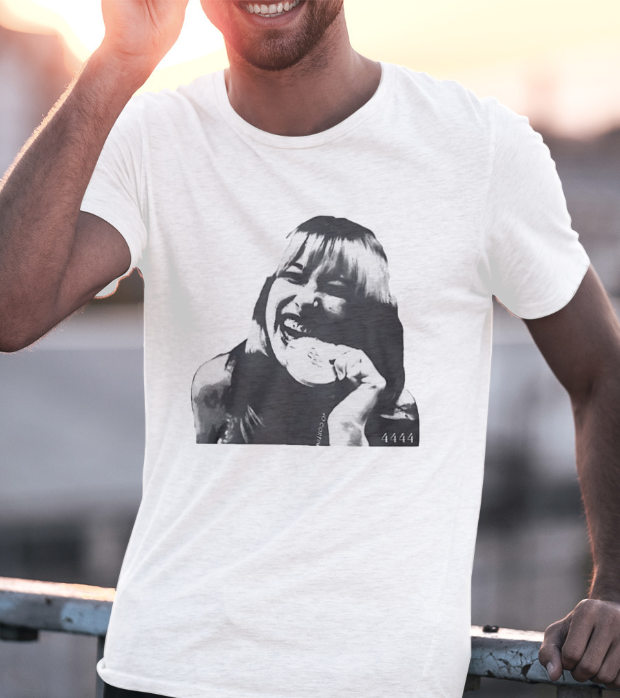 Alysa Liu Gold Medalist Joyful Celebration Halftone 4444 T-Shirt