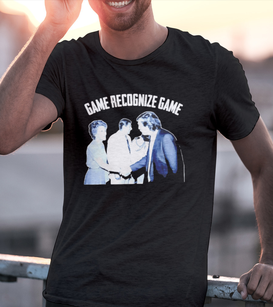 Game Recognize Game Donald Trump Shakes Hands With Ronald Reagan T-Shirt