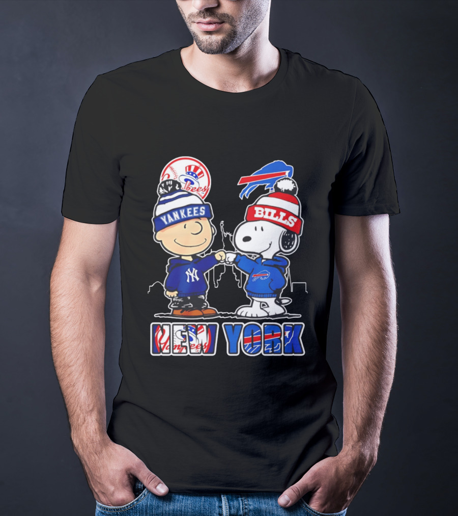 New York Yankees Buffalo Bills Charlie Brown Snoopy Fist Bump Skyline T-Shirt