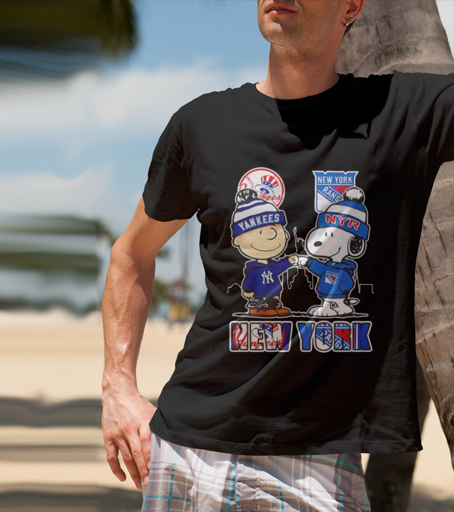 New York Yankees Vs Rangers Charlie Brown Snoopy Fan Gear T-Shirt