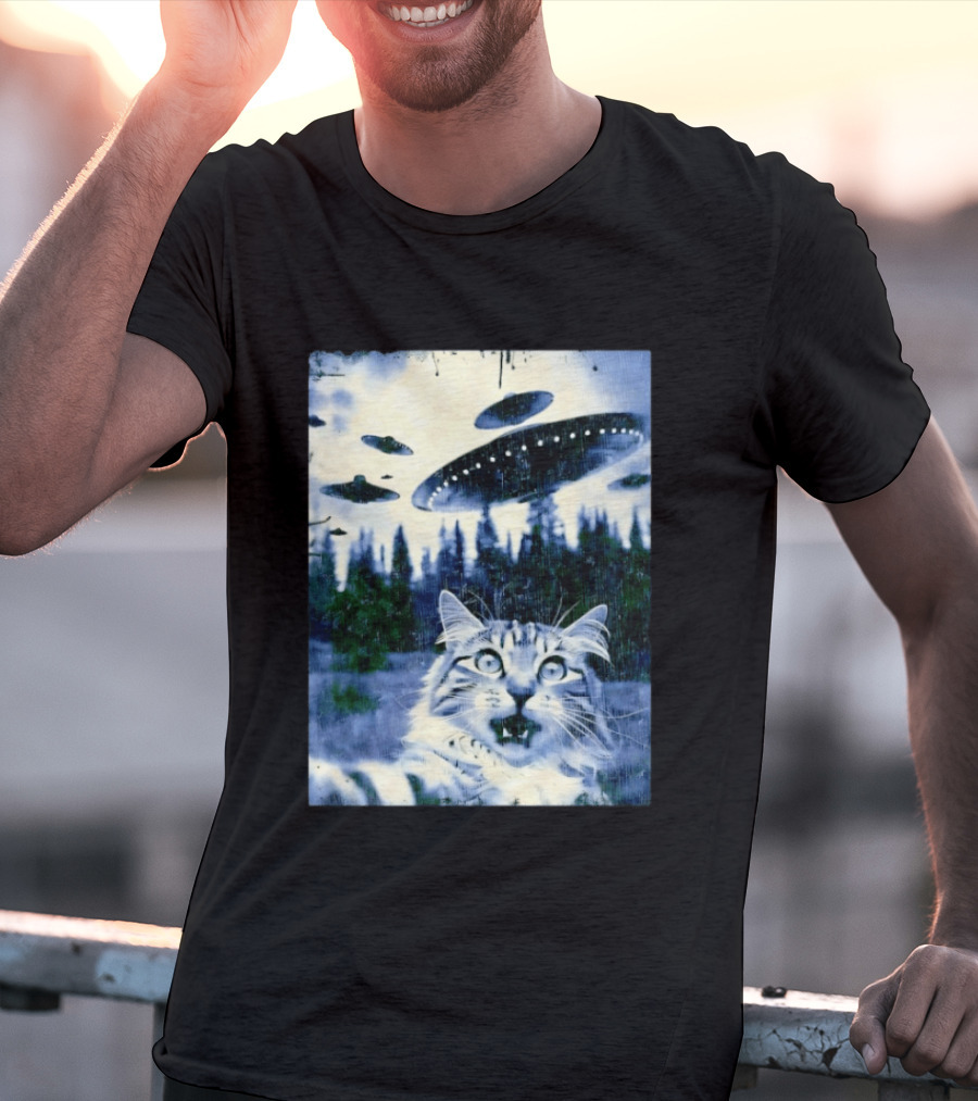 UFO Cat Extraterrestrial Surprise Scene T-Shirt