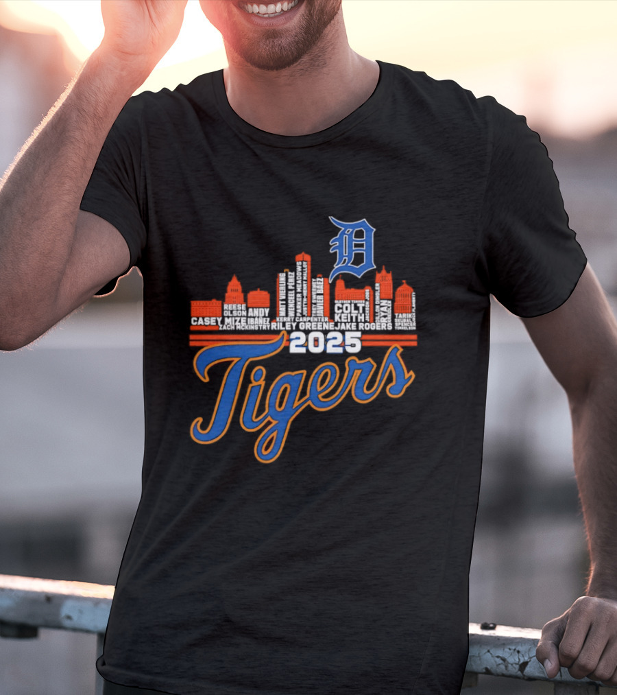 Detroit Tigers 2025 City Skyline Baseball Players T-Shirt