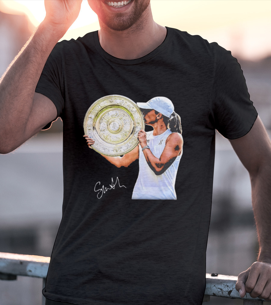 Iga Swiatek Wimbledon Champion Trophy Celebration T-Shirt