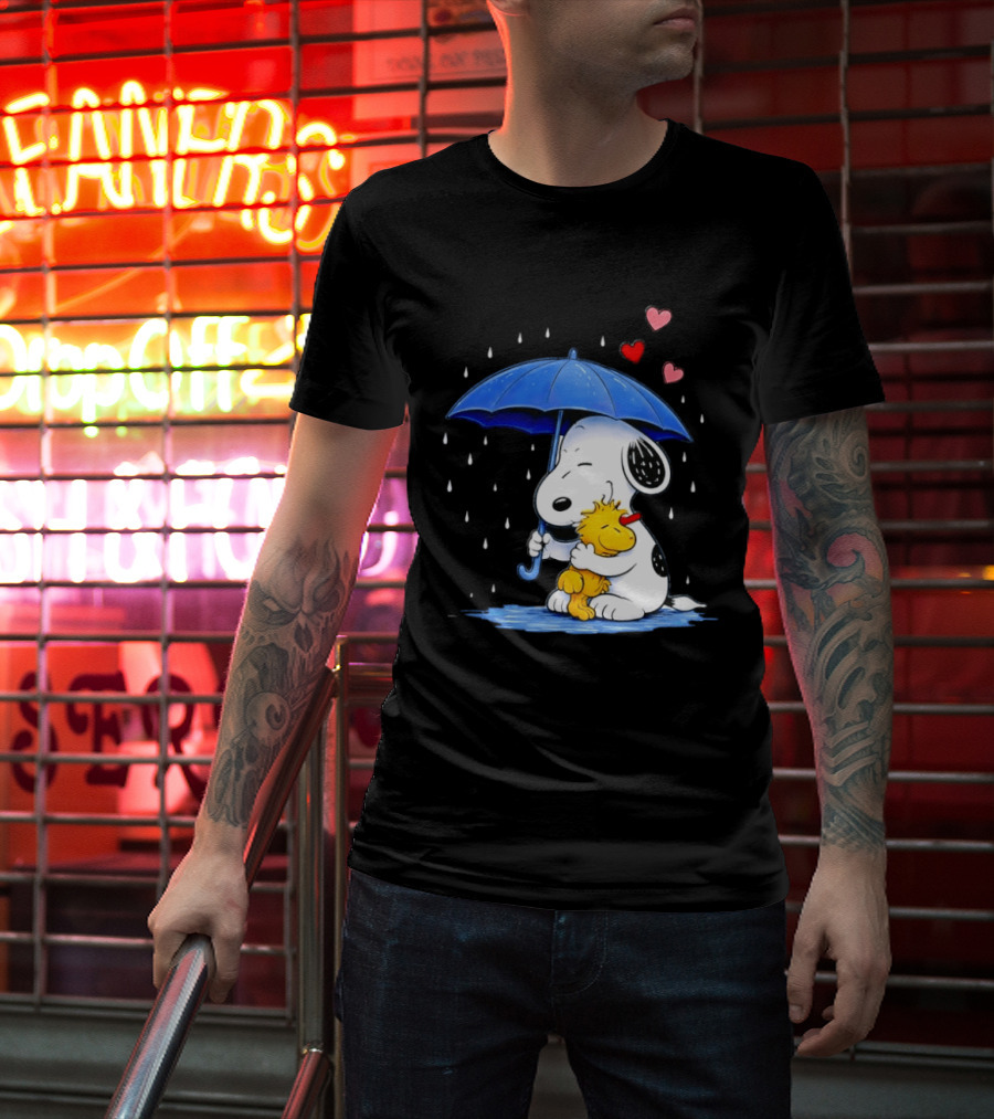 Snoopy Woodstock Umbrella Hearts Rain Hugging T-Shirt